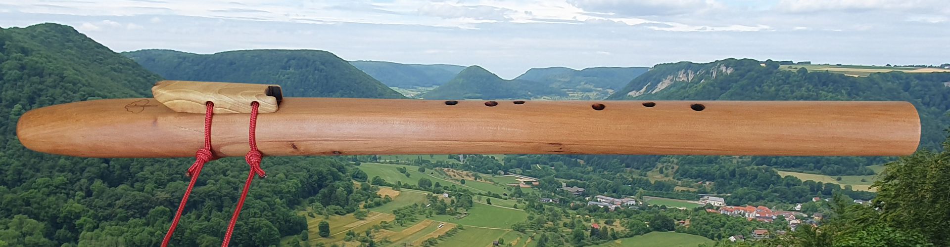 Indianer Flöte aus Birnenholz.